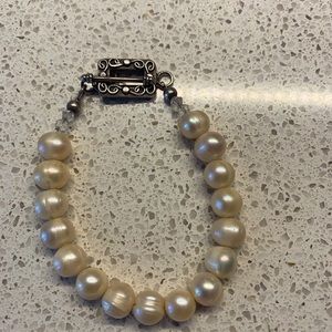 Gorgeous pearl necklace